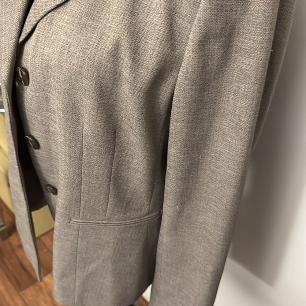 Skirt suit - Picture 3 of 9